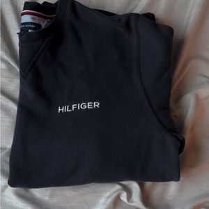 Navy blue Tommy Hilfiger sweatshirt